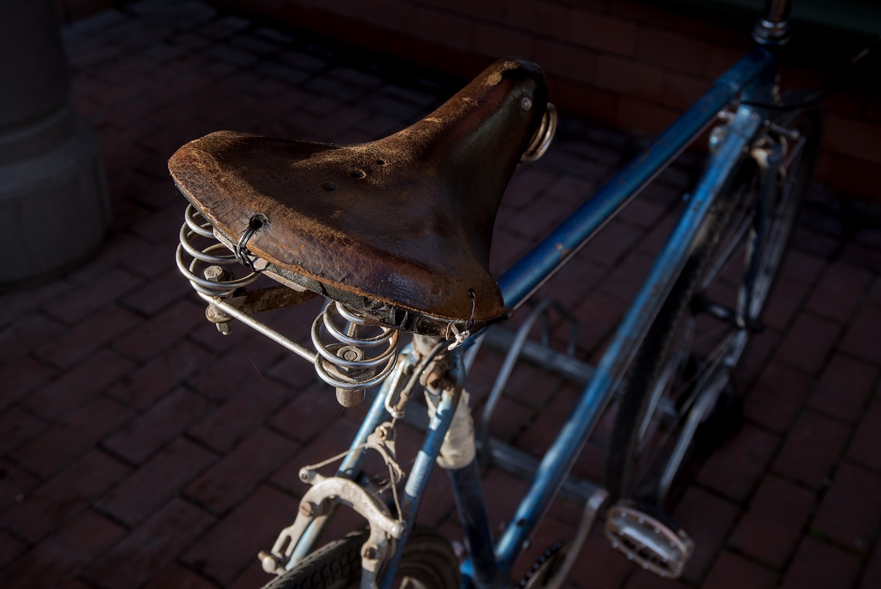 bicycle saddle leather free photo