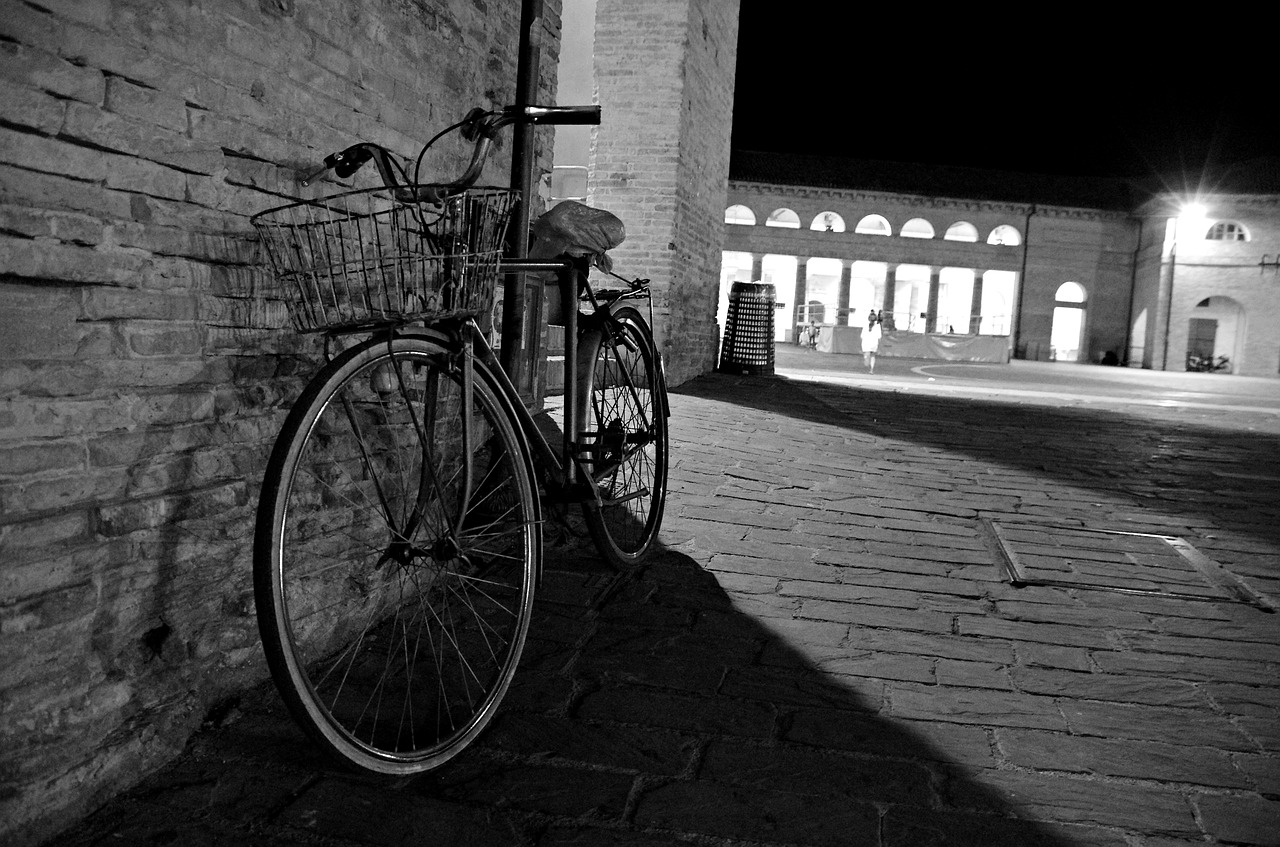 bicycle night piazza free photo