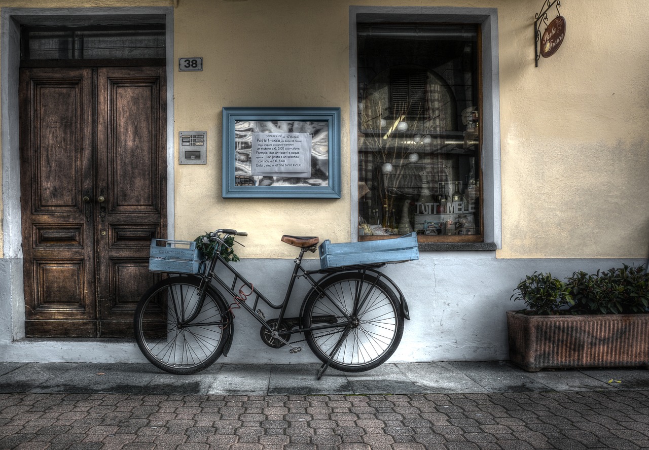 bicycle tuttomele cavour free photo