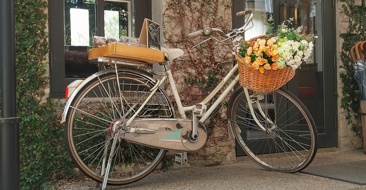 bicycle flowers hotel free photo