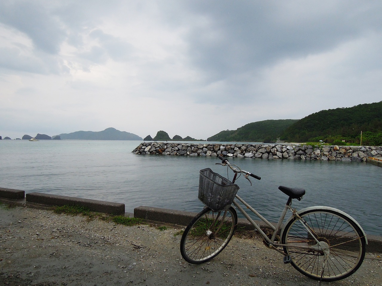 bicycle old bicycle pier free photo