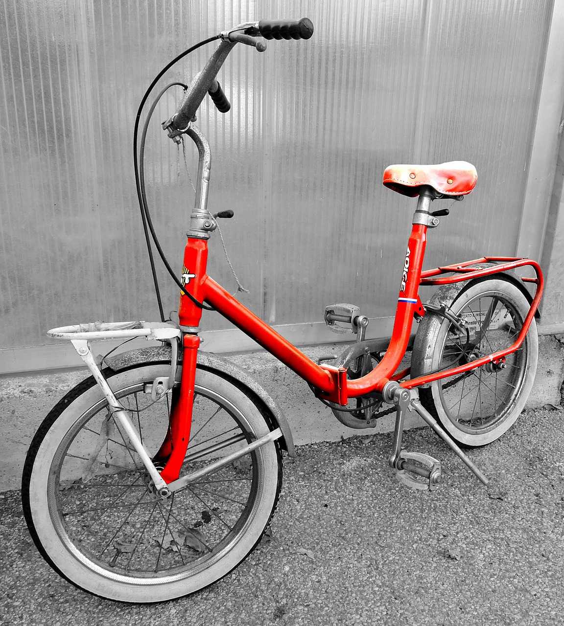bicycle old red free photo