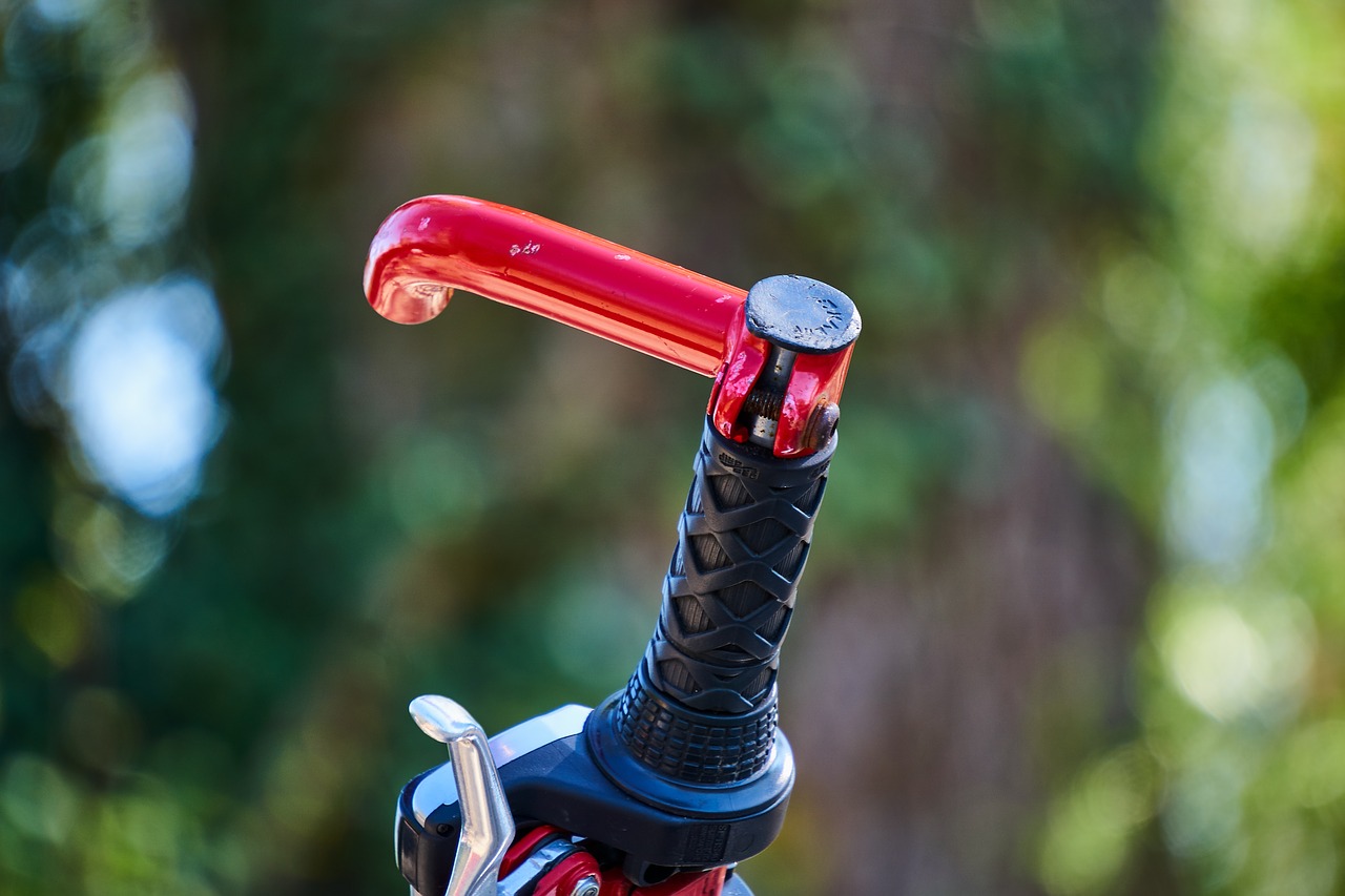 bicycle handlebar  steering wheel  handle free photo