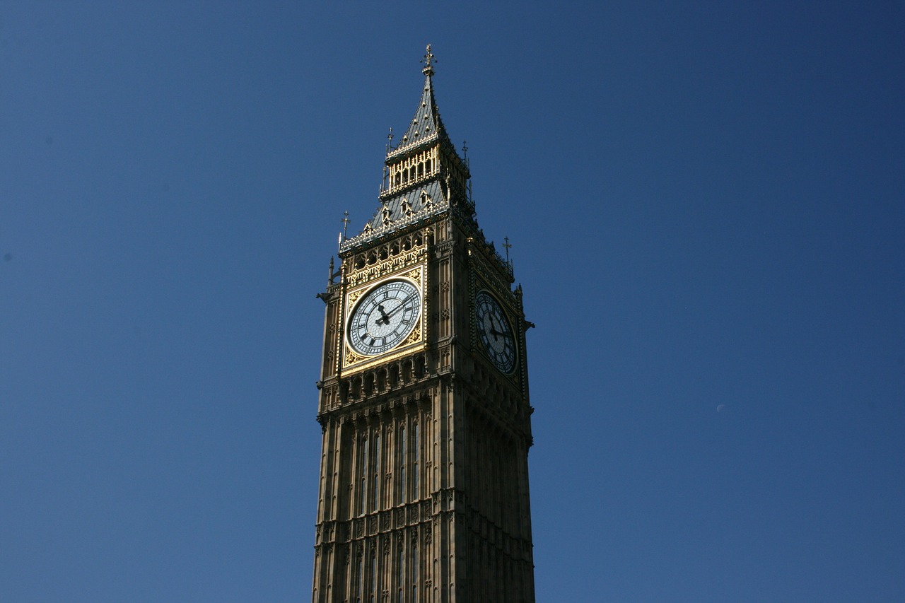 big ben blue sky london free photo