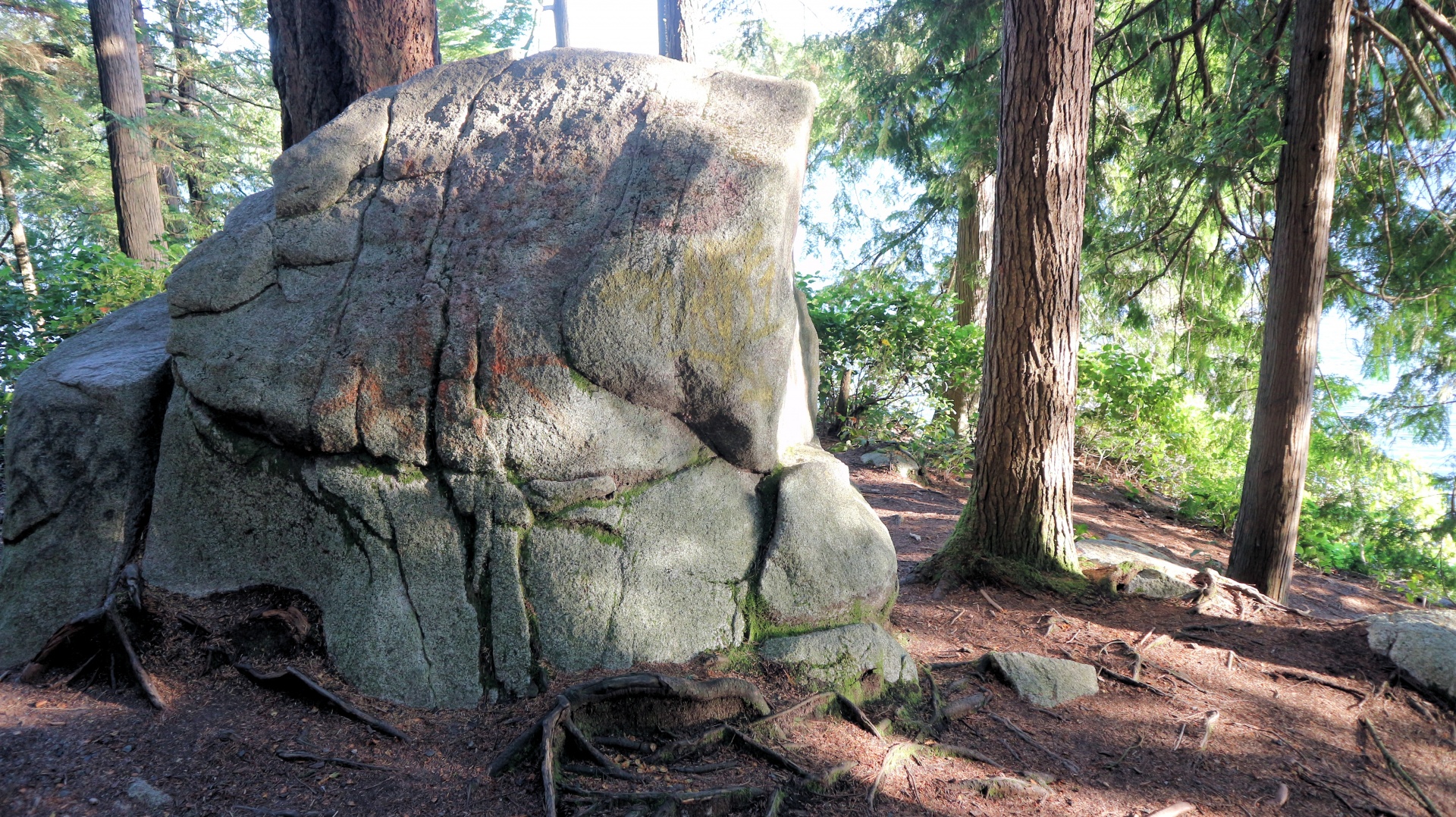 big boulder rock free photo