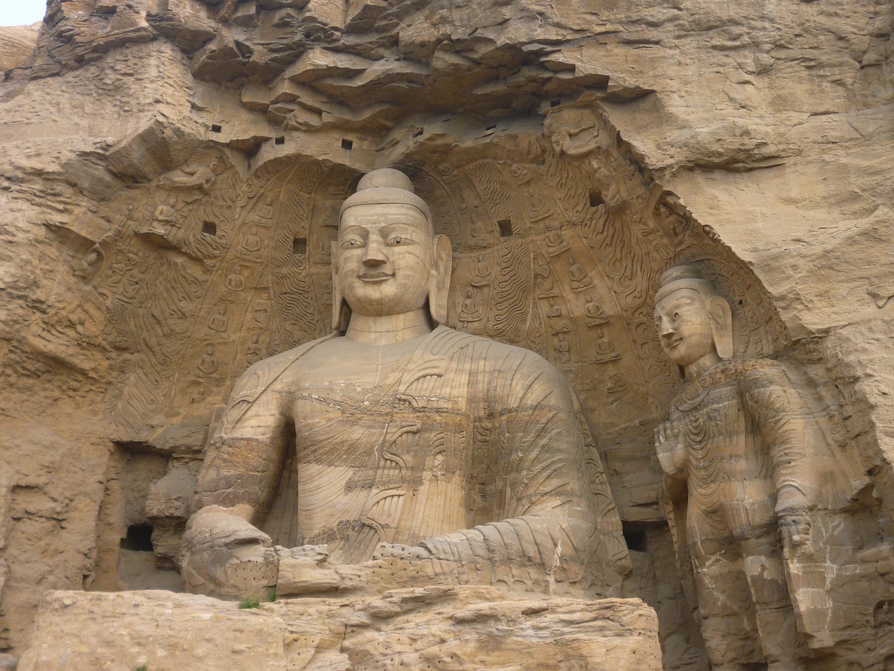 big buddha the yungang grottoes carving free photo