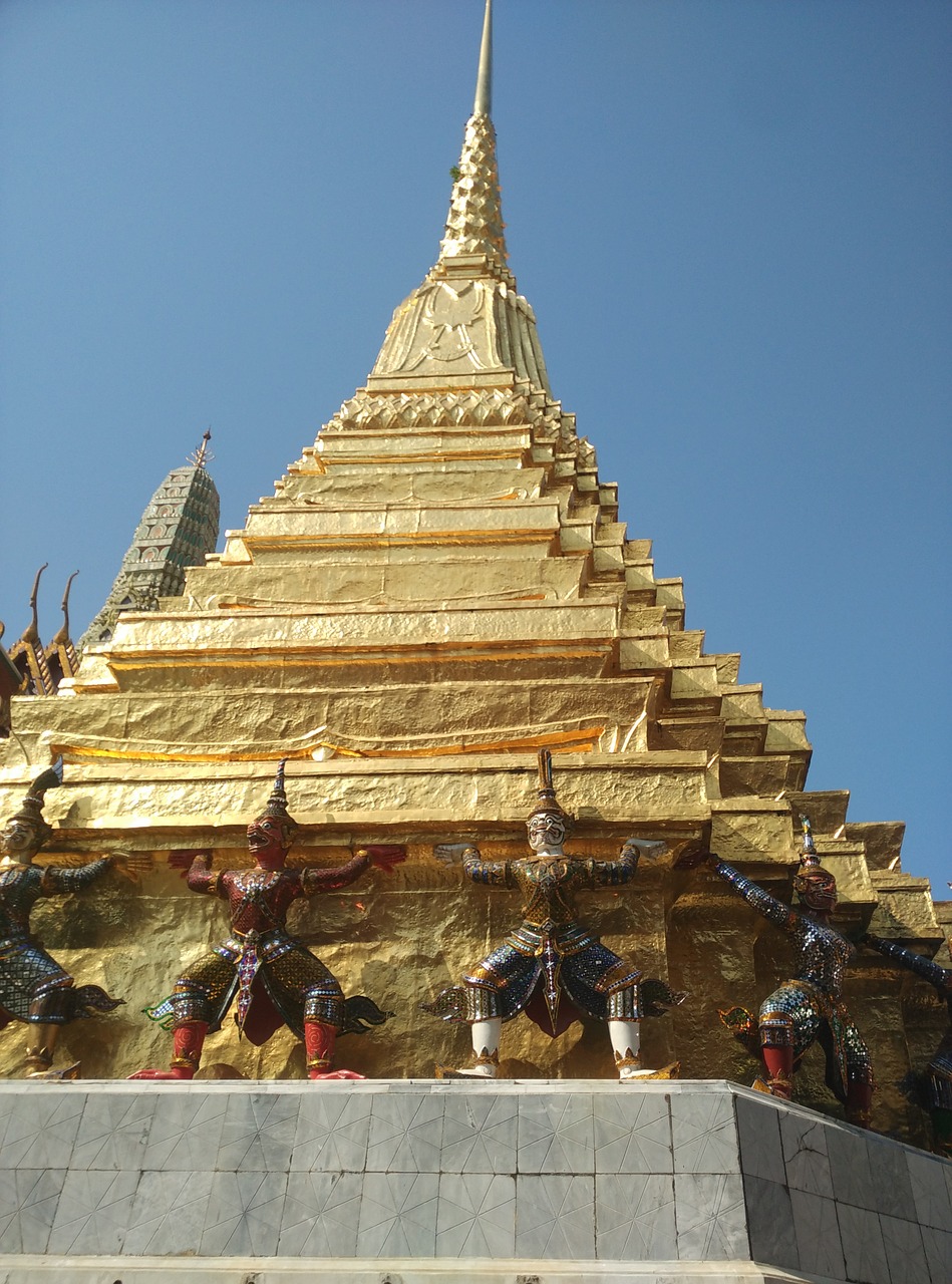 big palace statue bangkok free photo