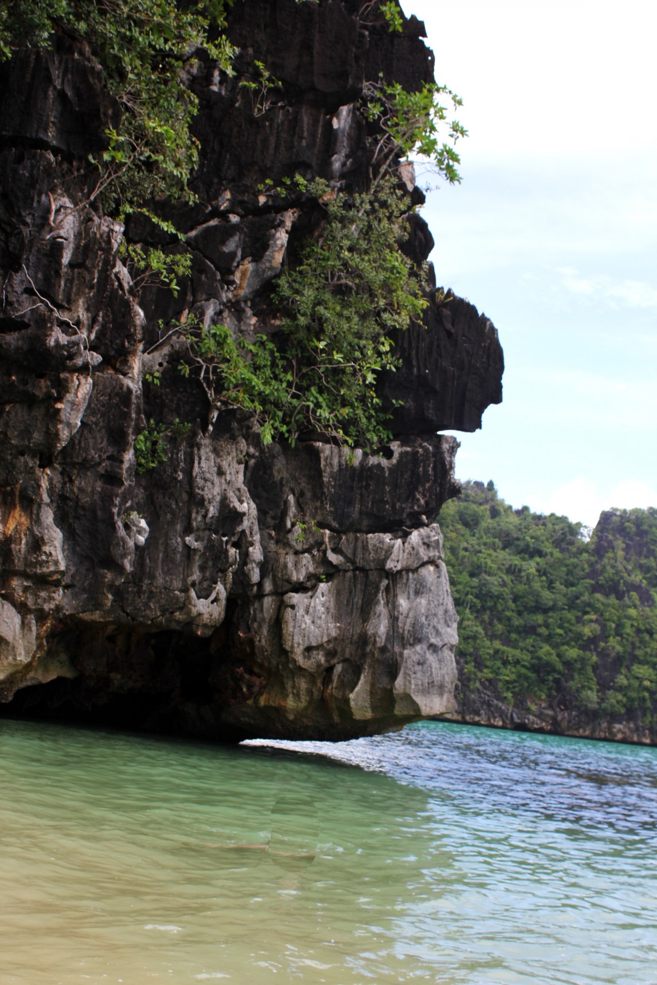 rocks formation caramoan island rocks free photo