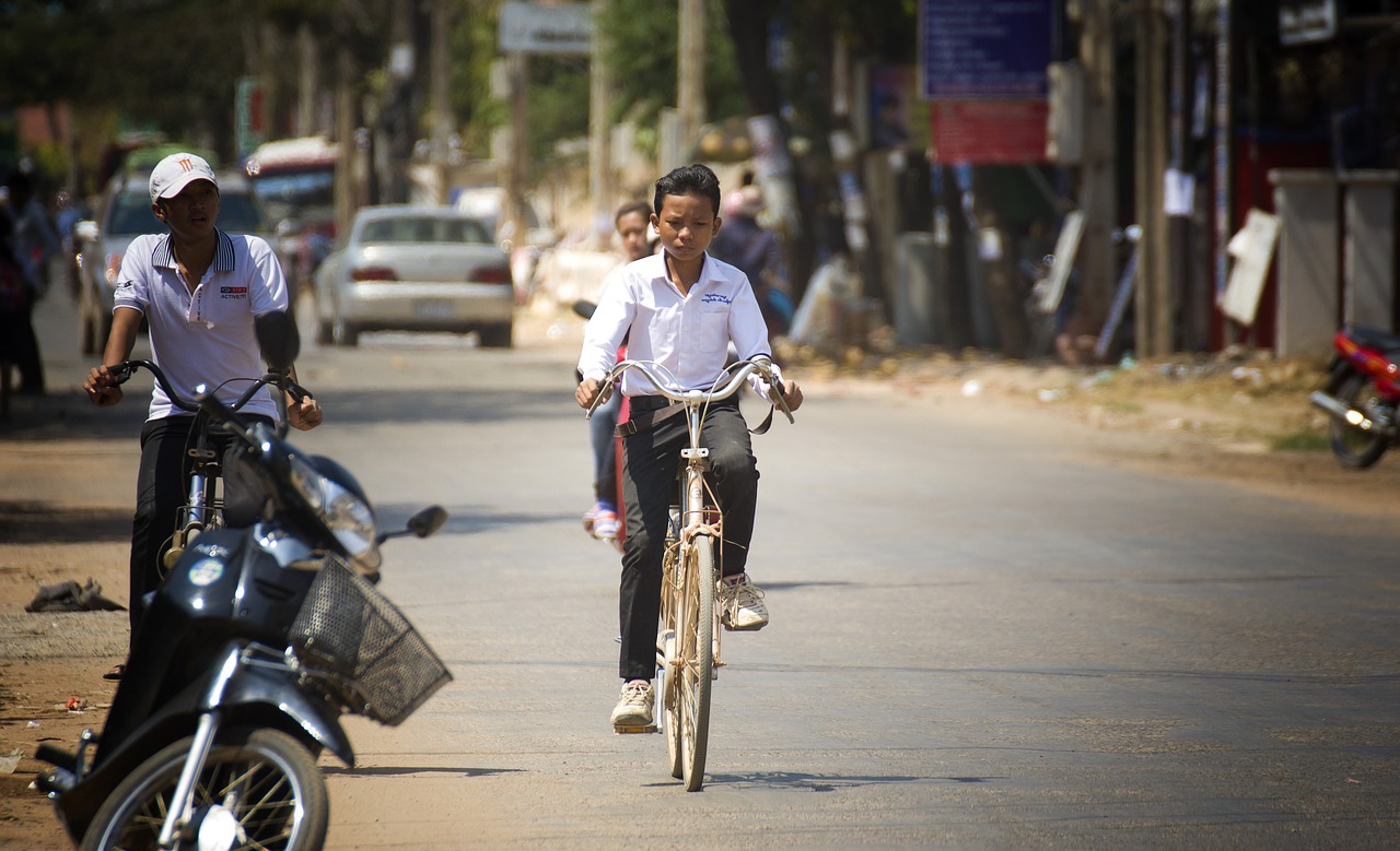 bike road portrait free photo