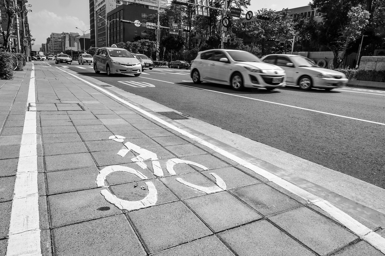 bike path city free photo
