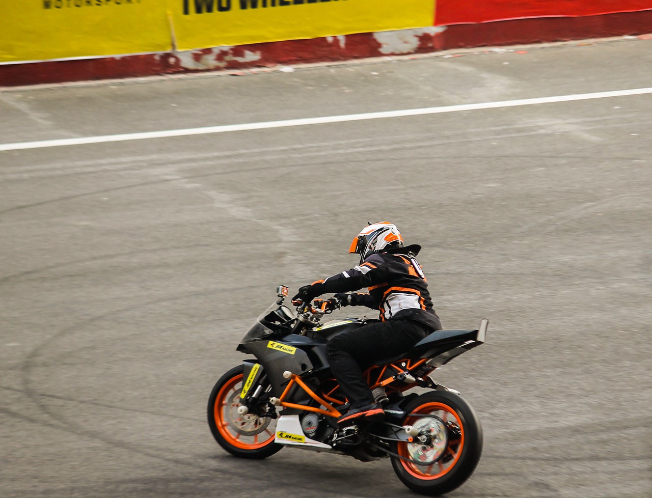 bike stunt race free photo