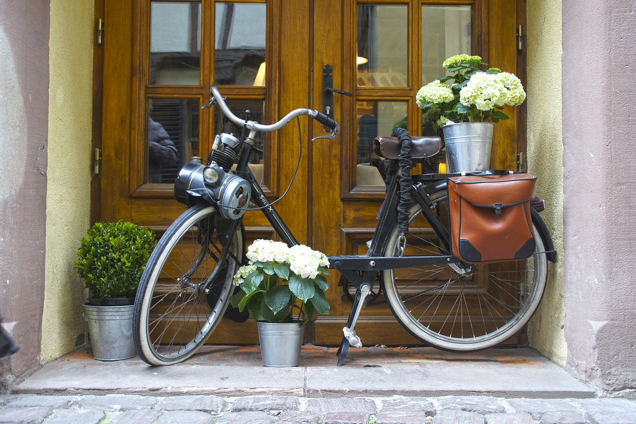 bike old house entrance free photo