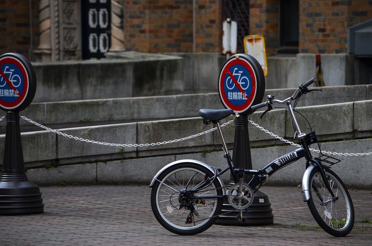 bike street sign free photo