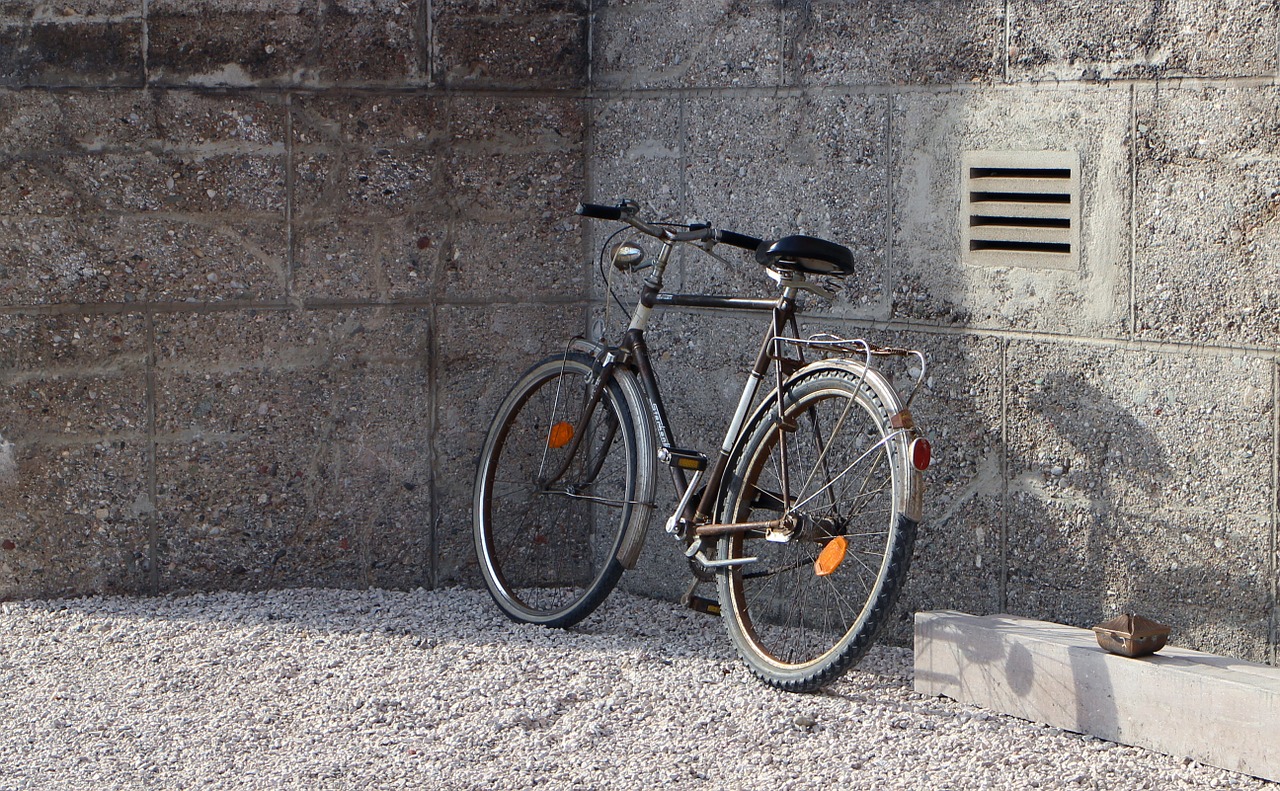 bike wall parking space free photo