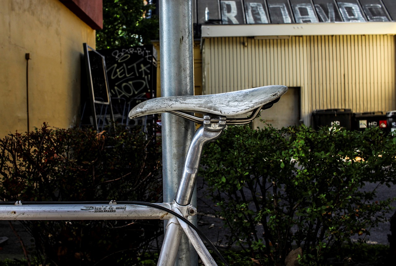 bike  saddle  silver free photo