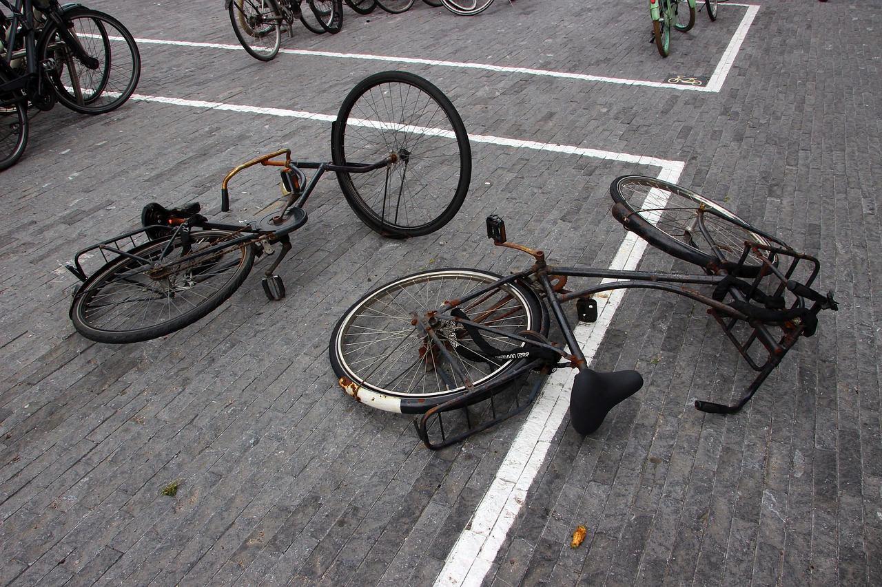 bike  wheel  broken free photo