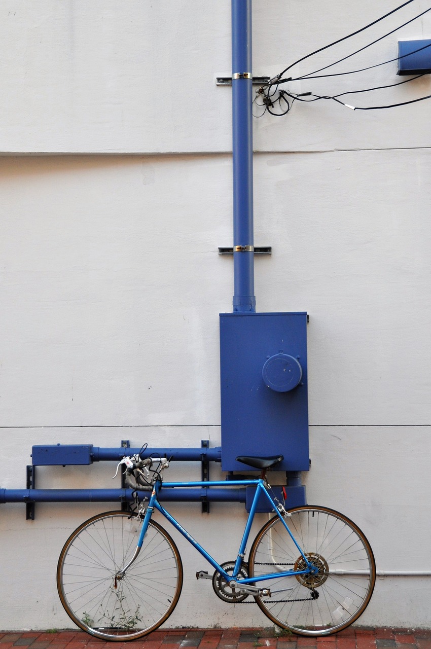 bike  hauswand  blue free photo