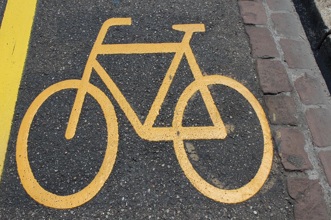 bike road wheel free photo