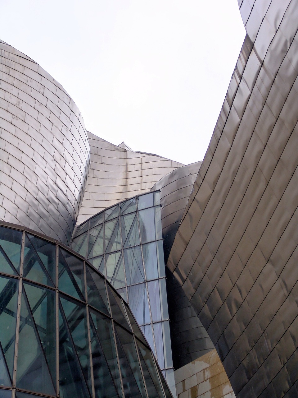 bilbao guggenheim museum free photo