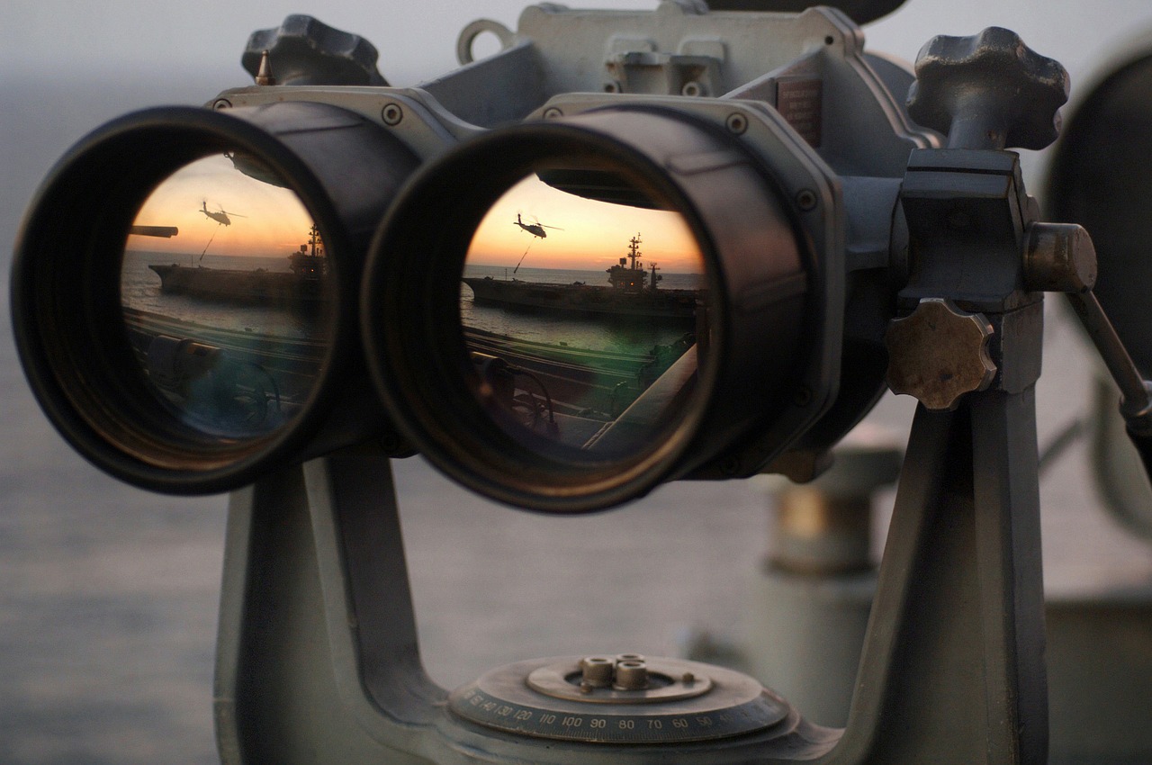 binoculars see watch free photo