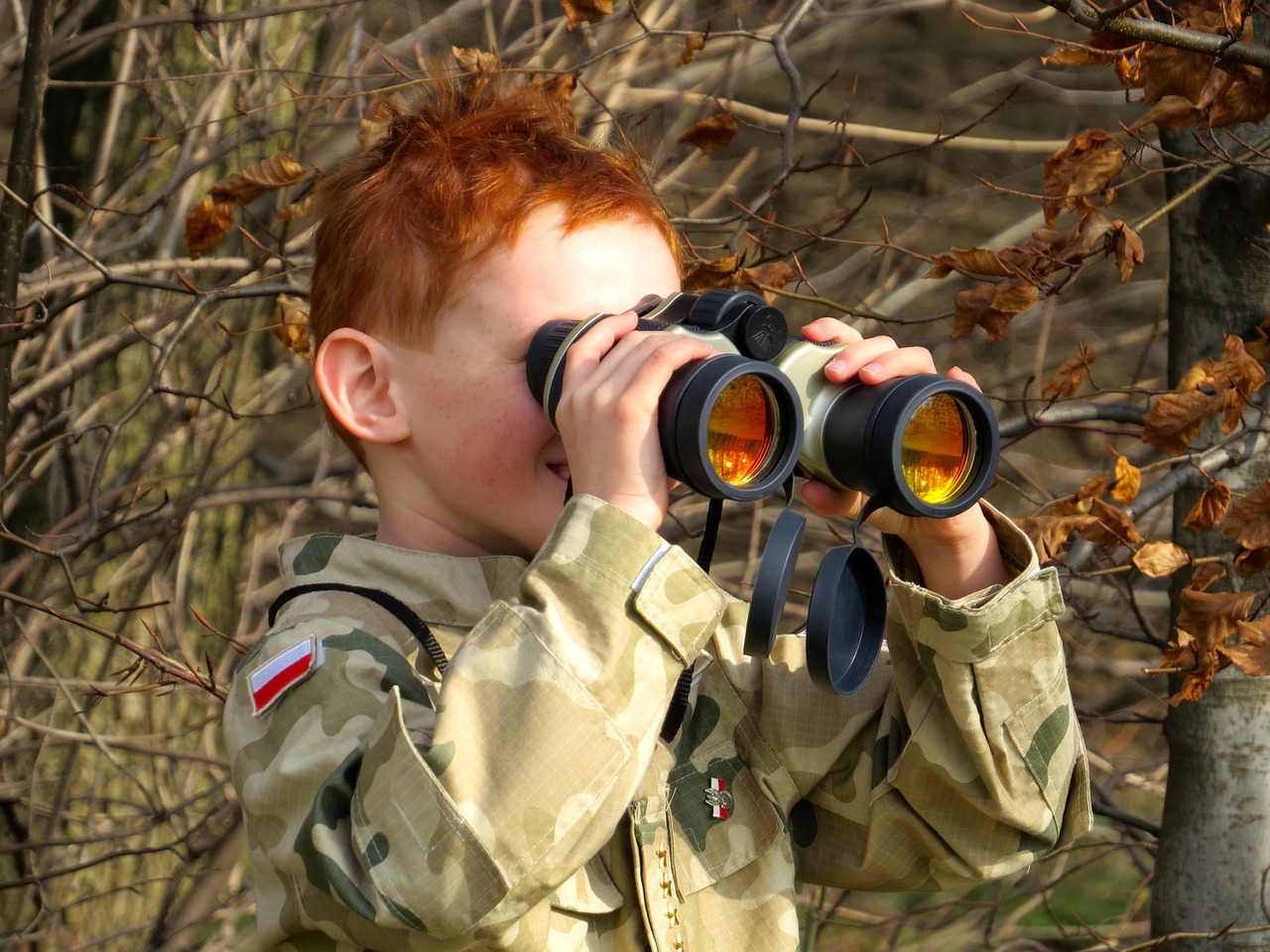 binoculars child uniform free photo