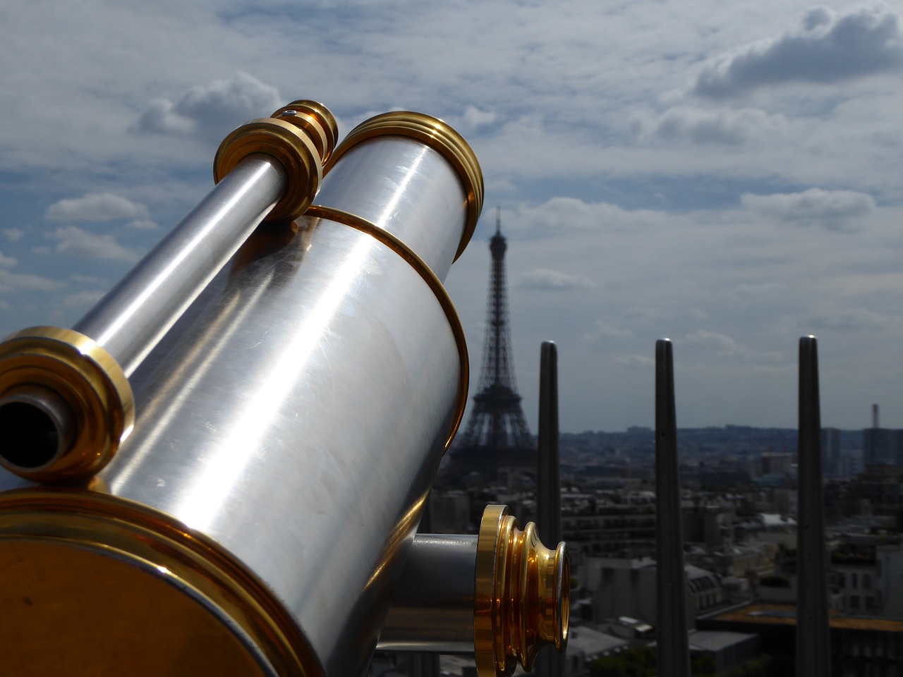 binoculars paris eiffel tower free photo