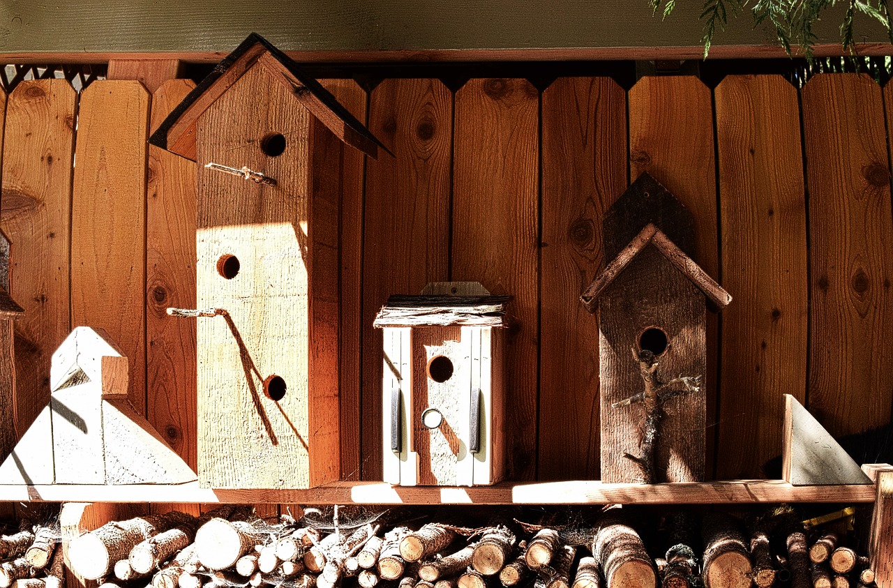 birdhouses barn wood wood free photo