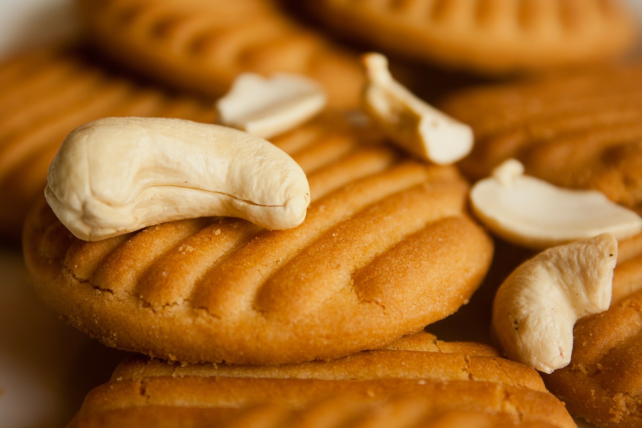 biscuits cookies cashews free photo