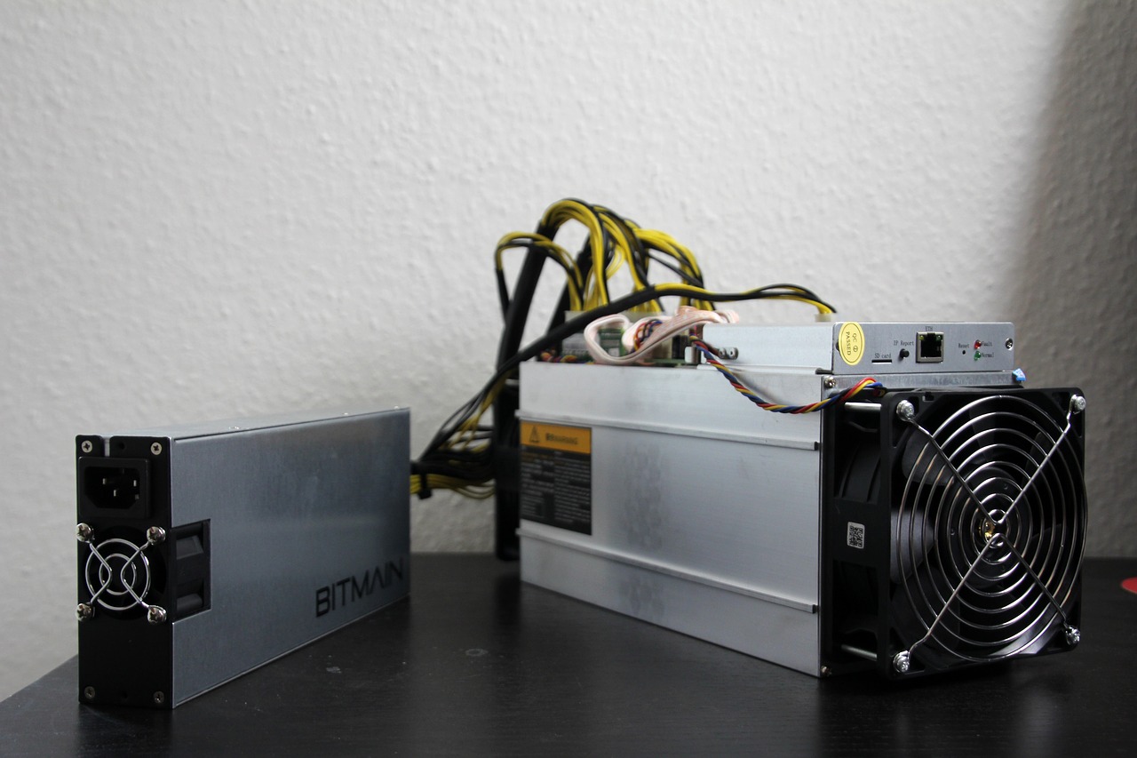 bitcoin miner antminer free photo