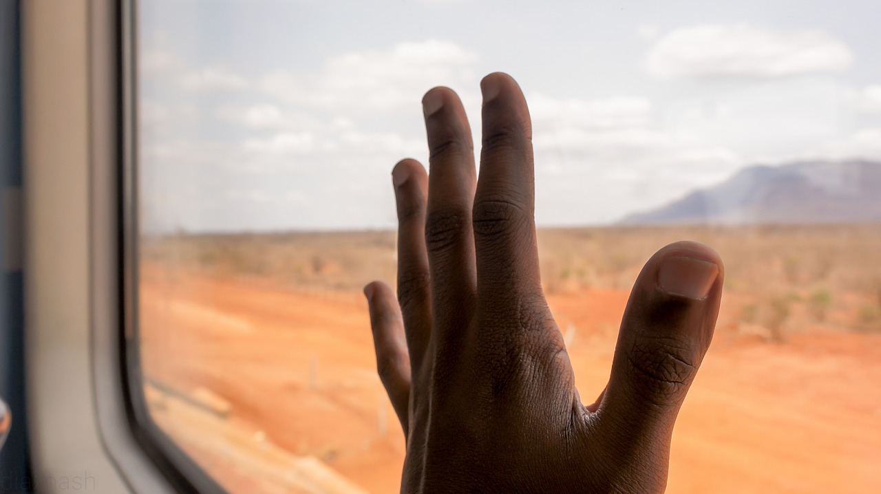 black hand train free photo