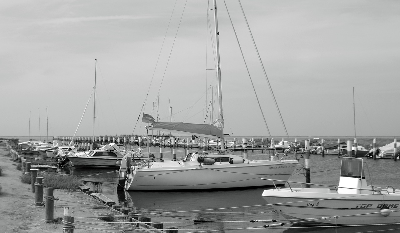 black and white boat porto free photo