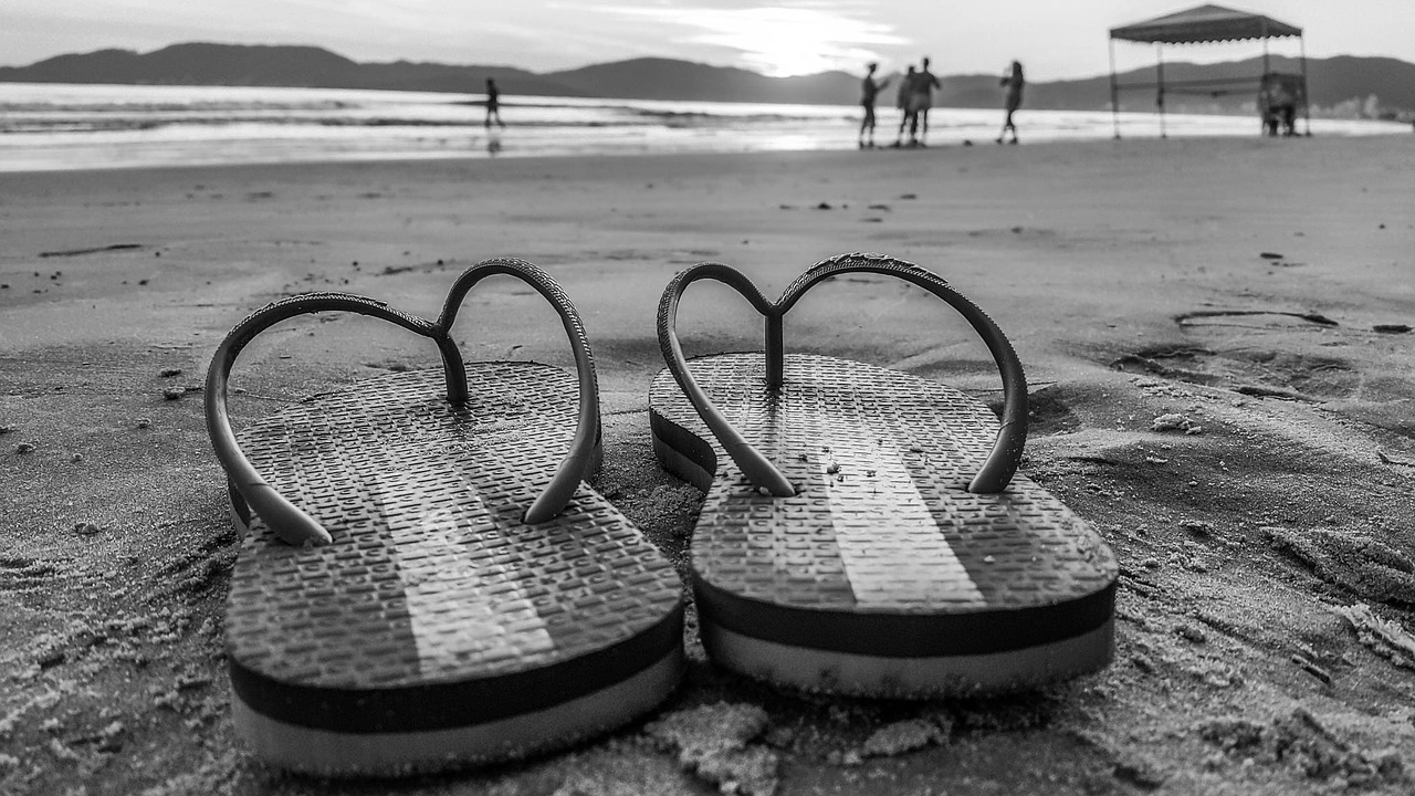 black and white beach sand free photo
