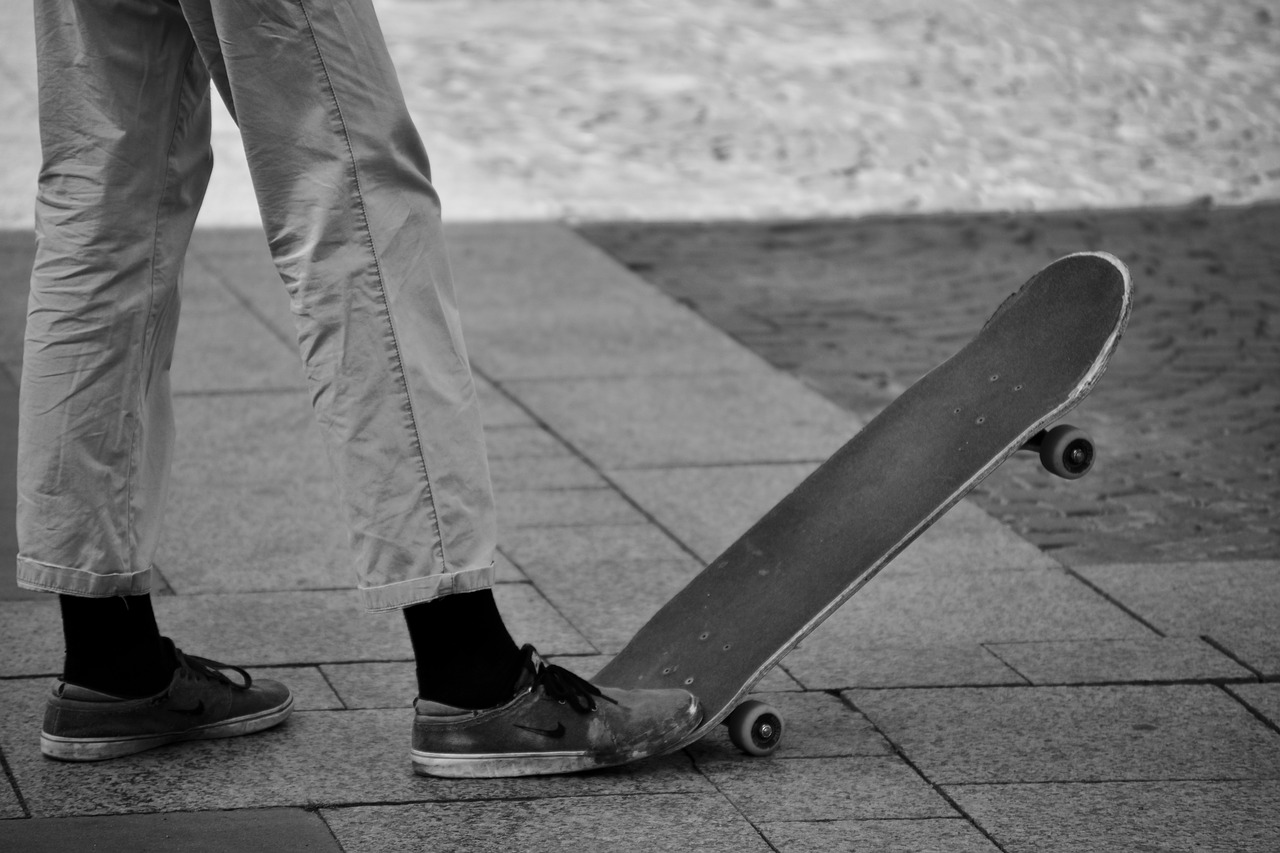 black and white  skate  skate board free photo