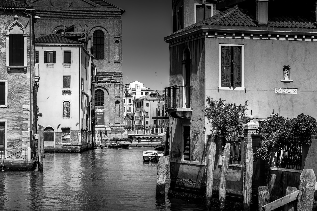 black and white  venice  italy free photo