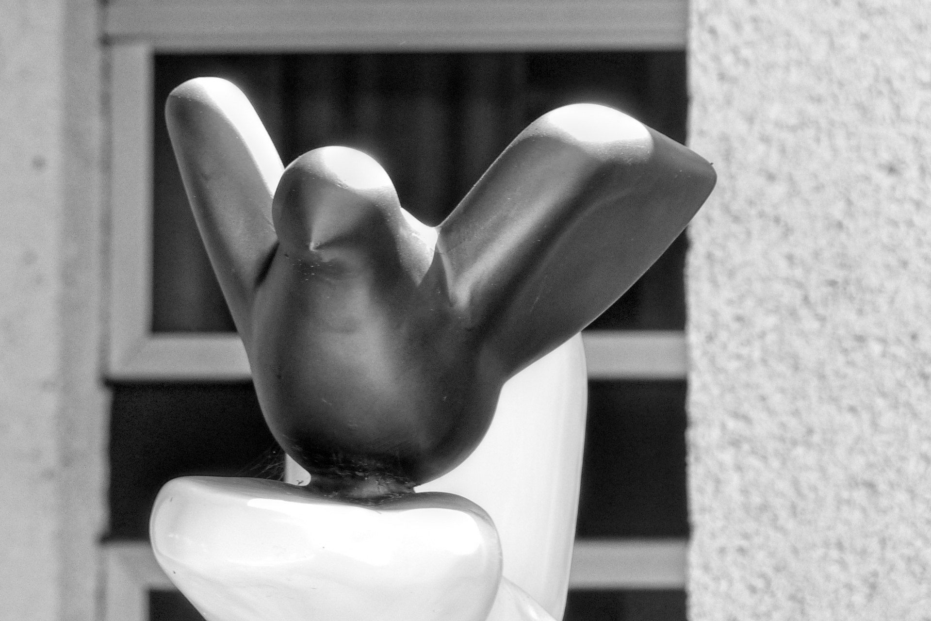 bird sculpture black white free photo