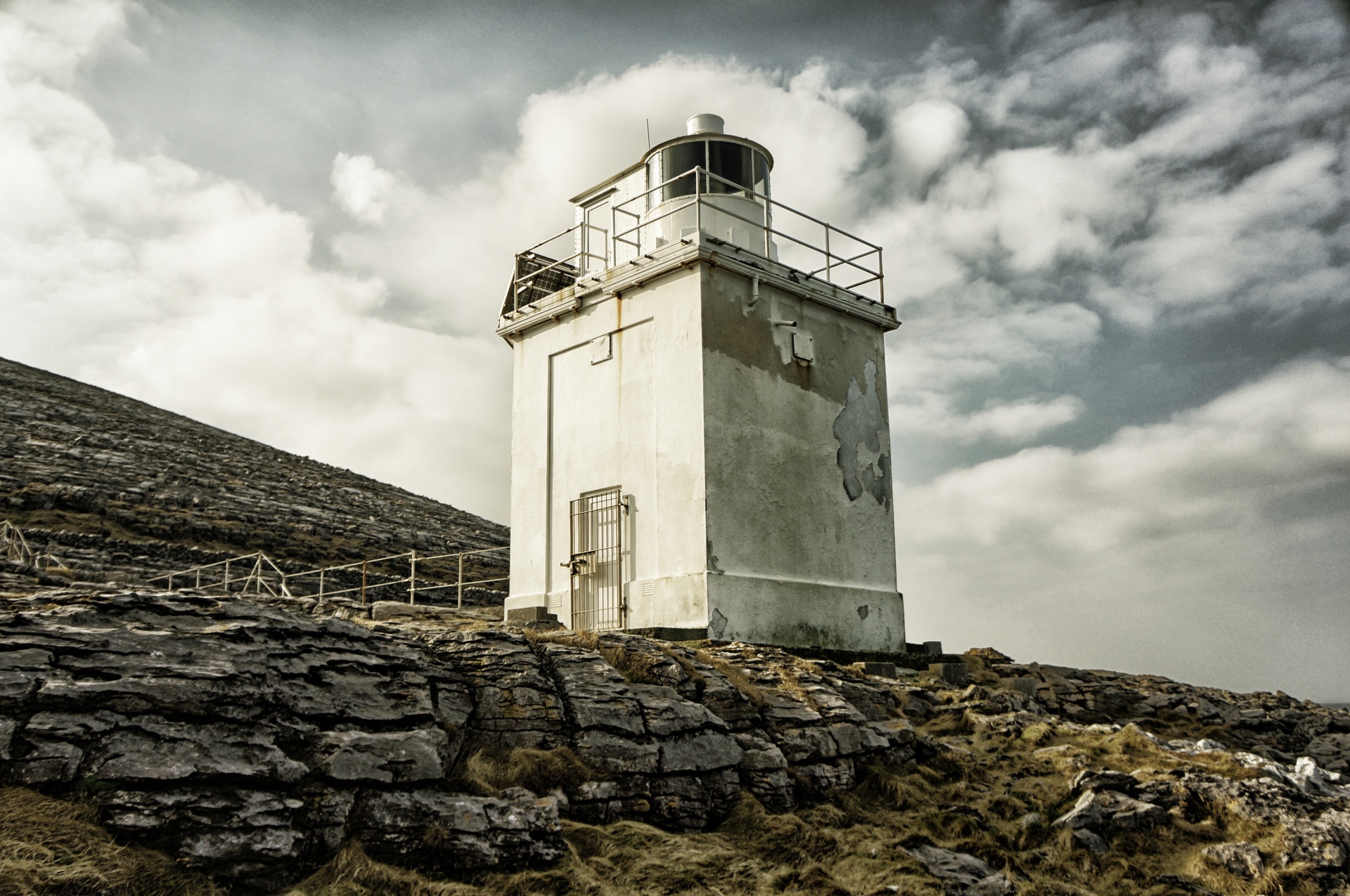 blackhead lighthouse countyclare free photo