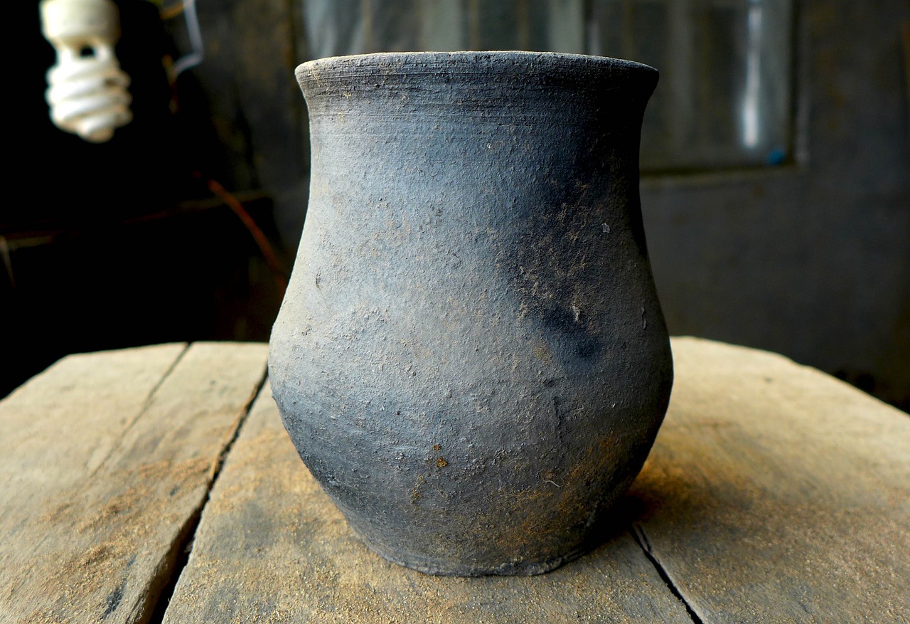 black-pottery folk handicraft handicraft free photo
