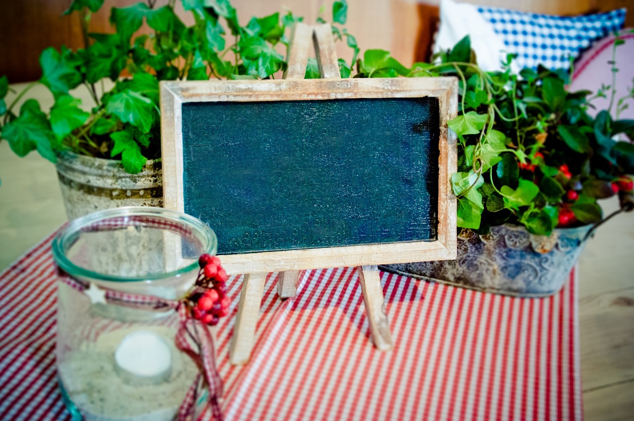 blackboard easel table decoration free photo