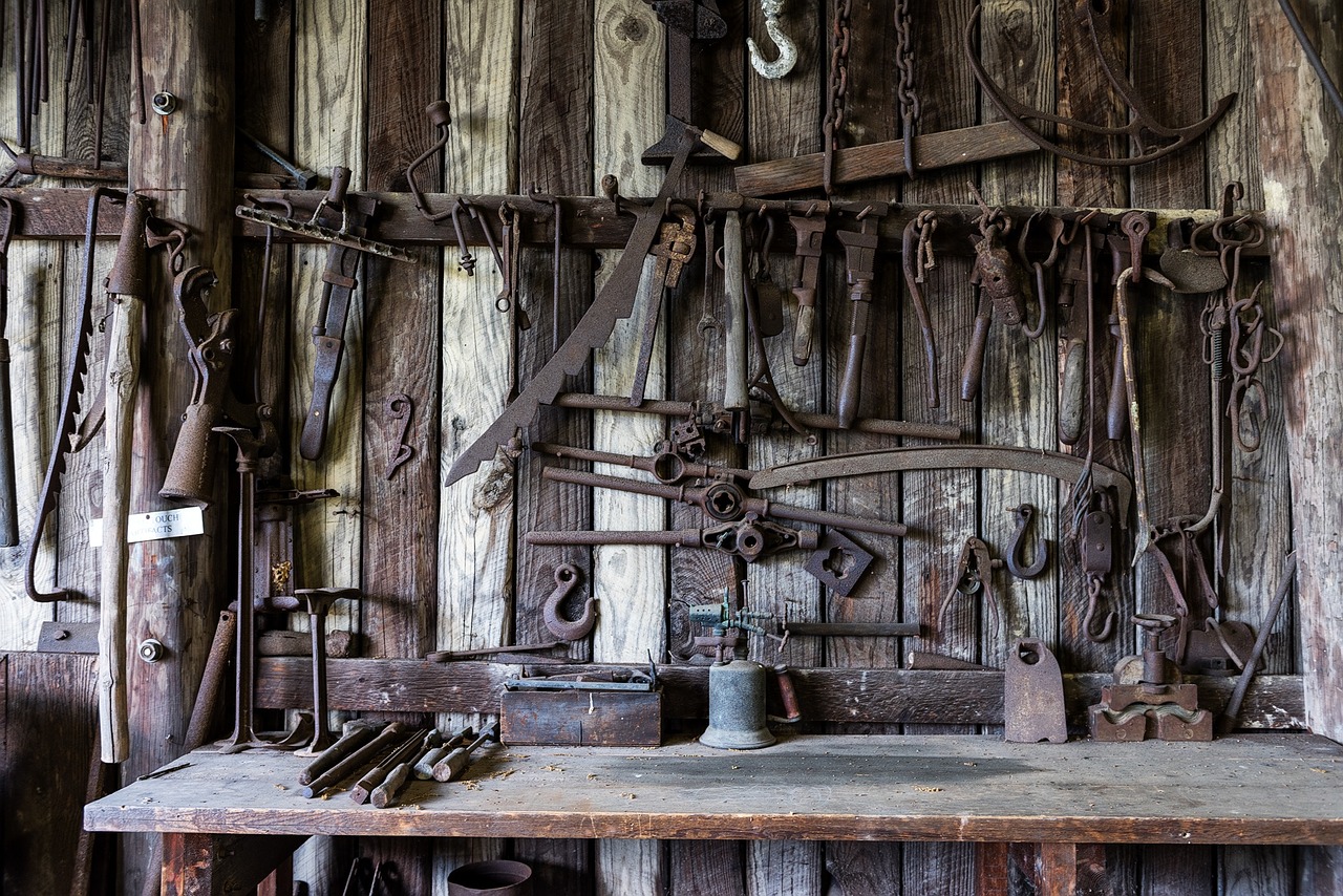 blacksmith tools shop free photo