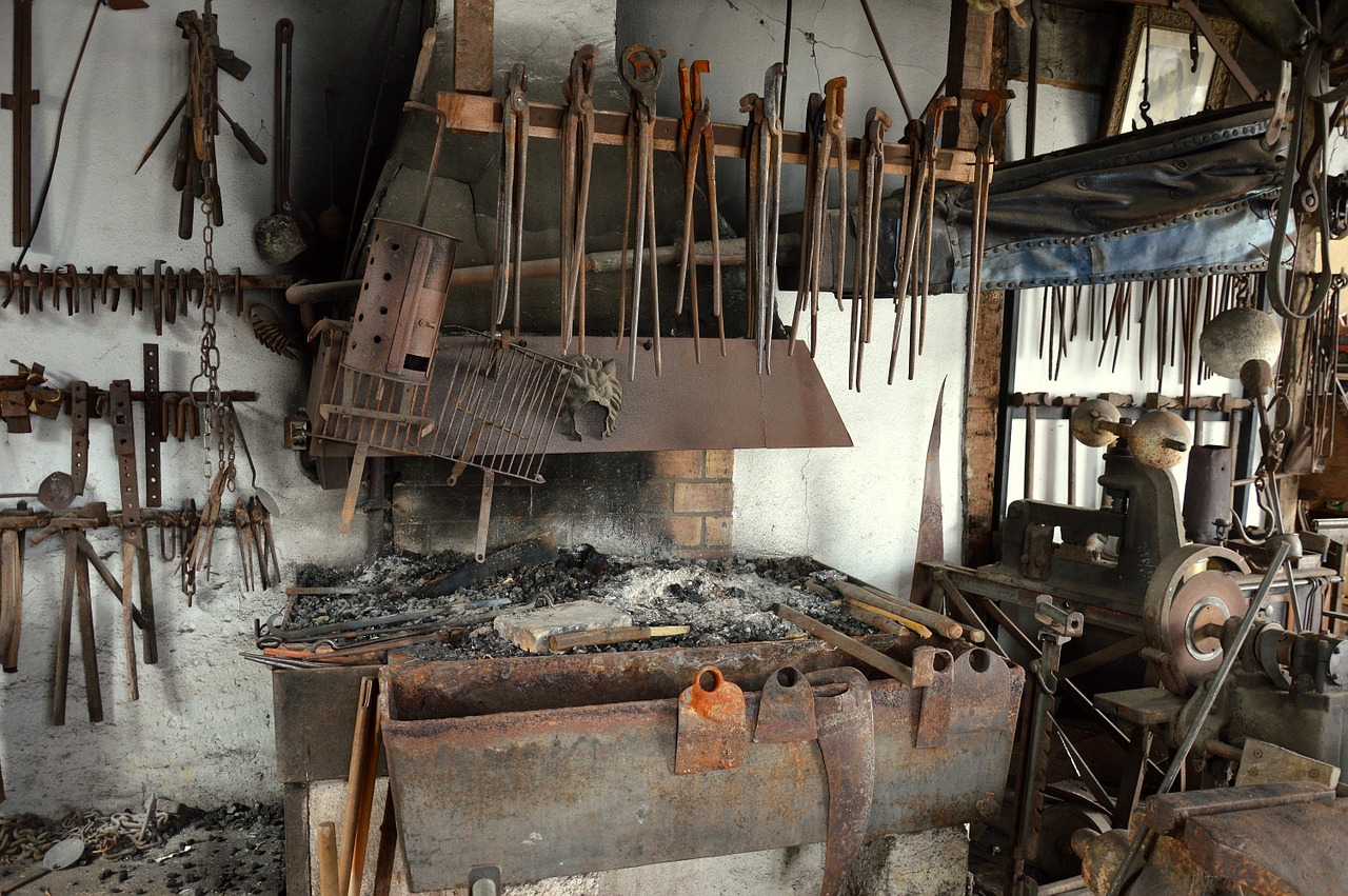 blacksmith forge anvil free photo