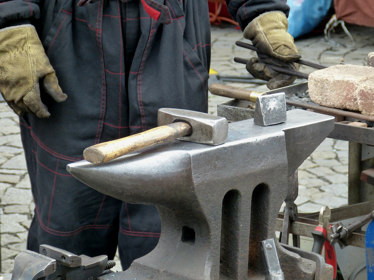 blacksmith iron metal free photo