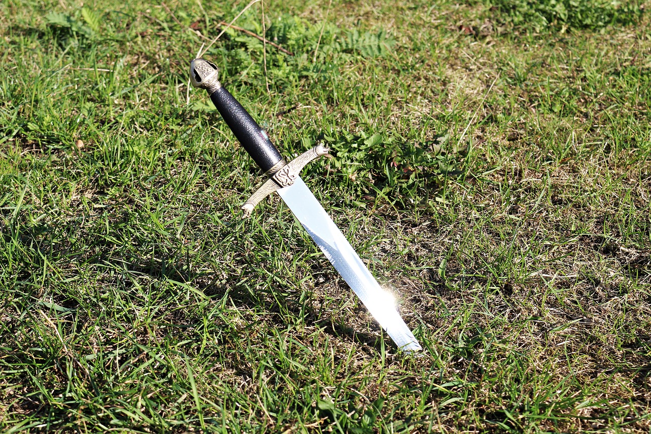 blade weapon knife free photo