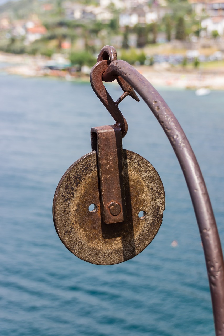 block and tackle metal iron free photo