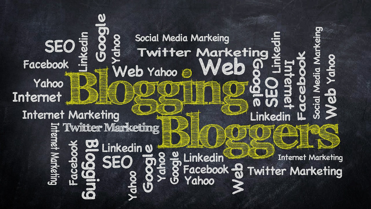 Blogging,blog,social media,chalk blackboard,internet - free image from needpix.com