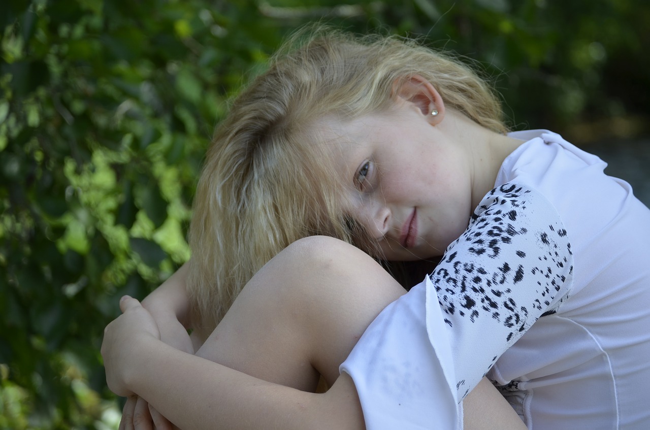 blond girl lighting free photo