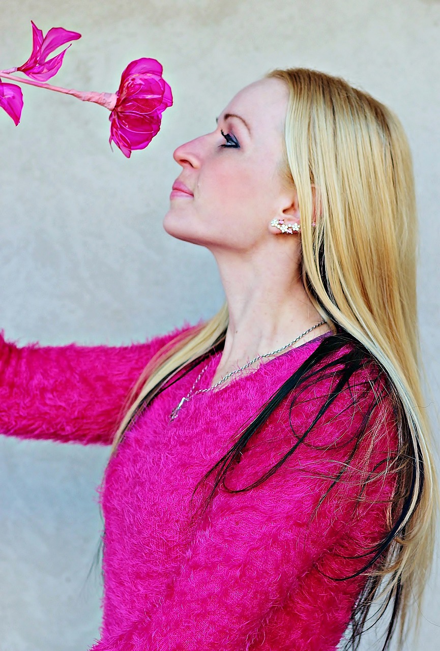 blonde woman pink rose free photo