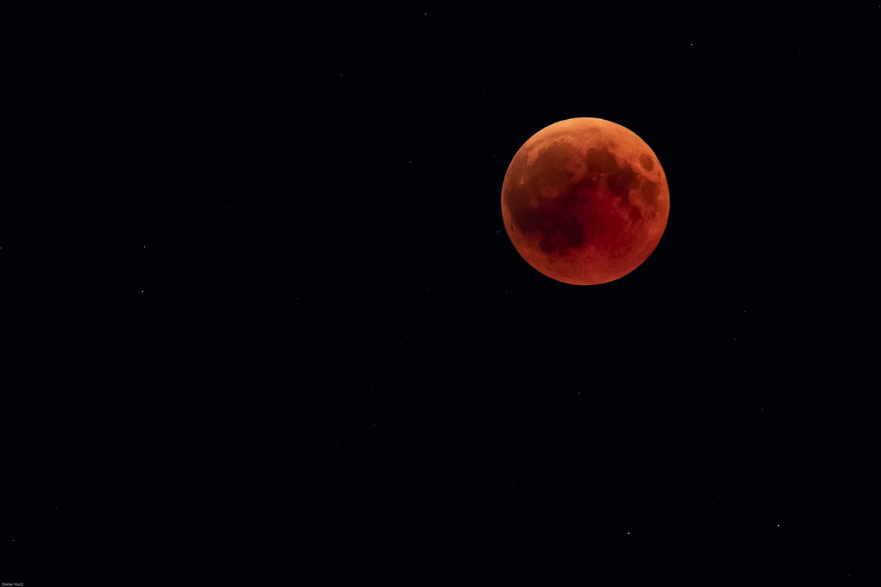 blood moon  moon  night sky free photo