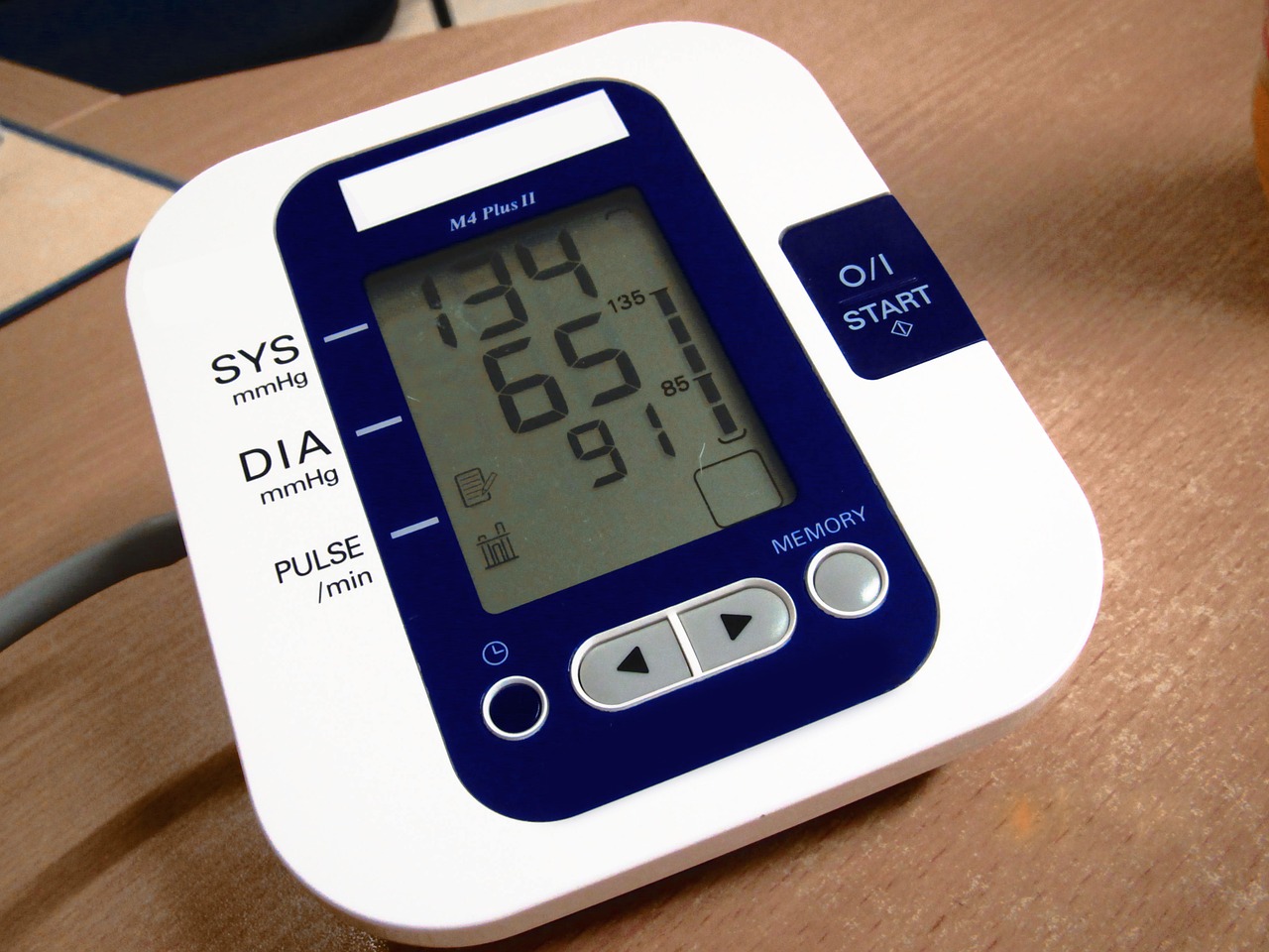 blood pressure gauge pulse free photo