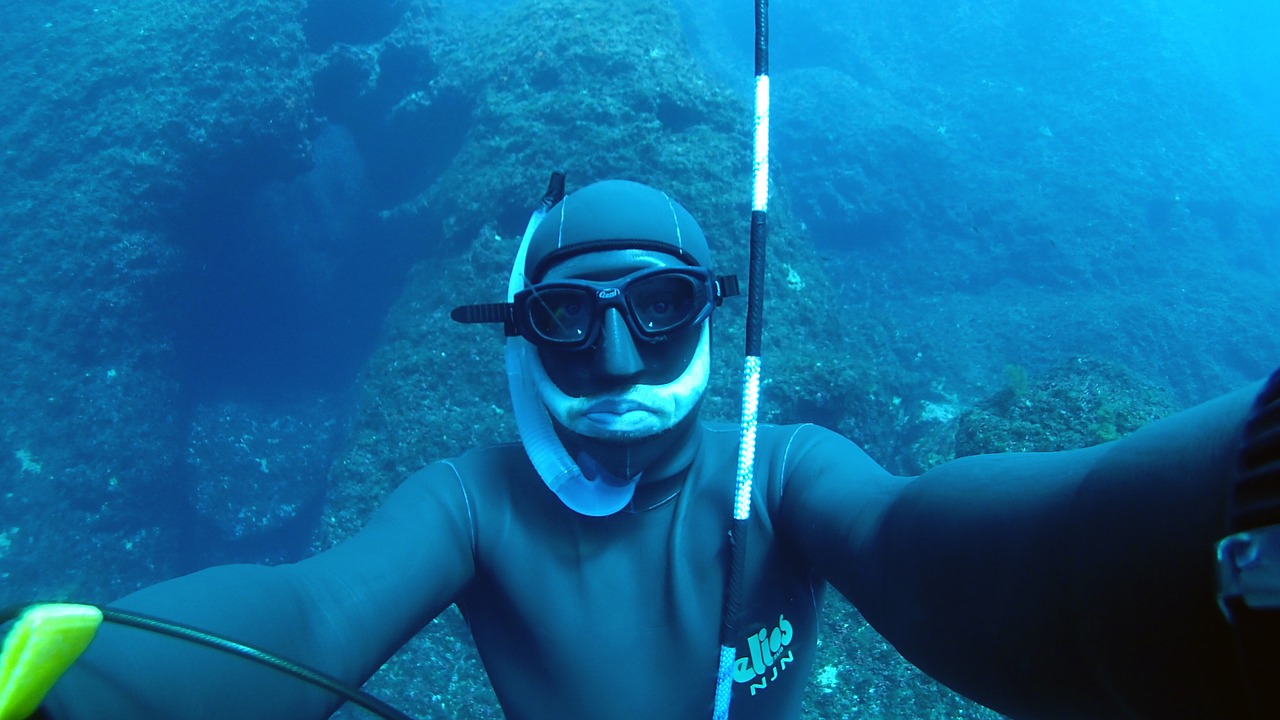 blue deep diving deep ocean free photo