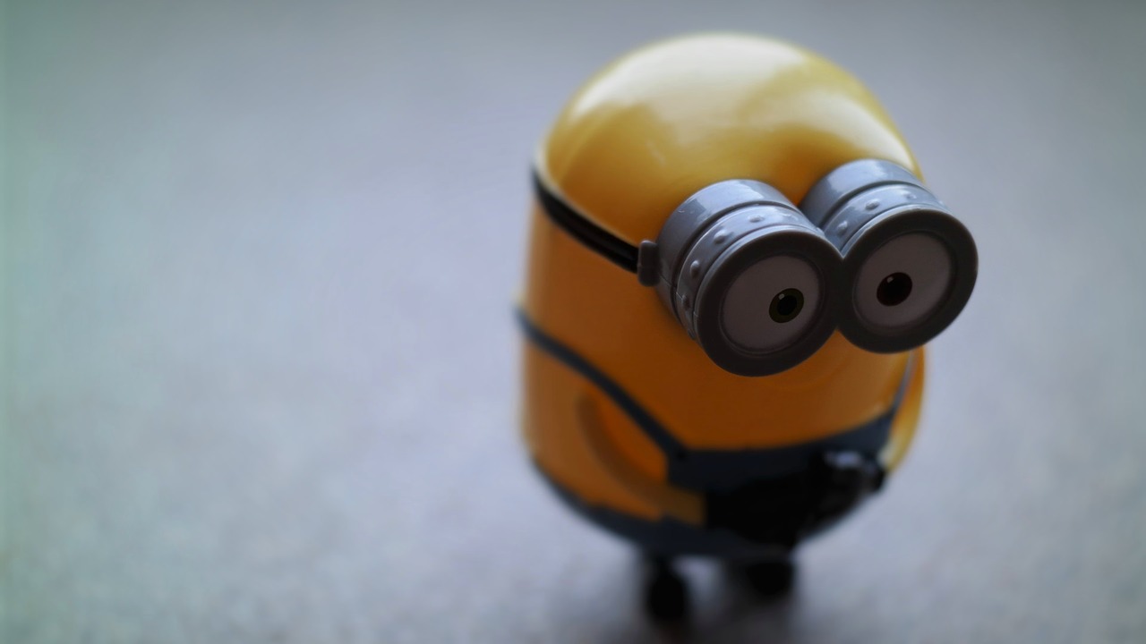 blue color minion free photo